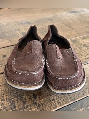 Ariat Brown Embossed Leather Cruisers Loafers